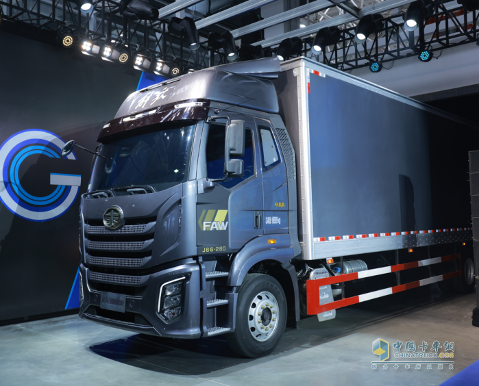 解放新車載譽上市，高端智造誰與爭鋒