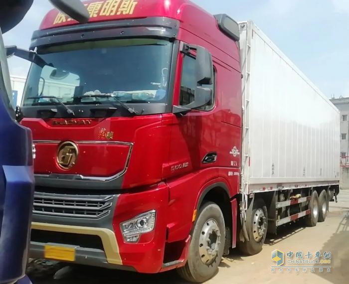 山區(qū)油耗百公里25.91升，龍?bào)J8×4載貨車成績(jī)亮眼！