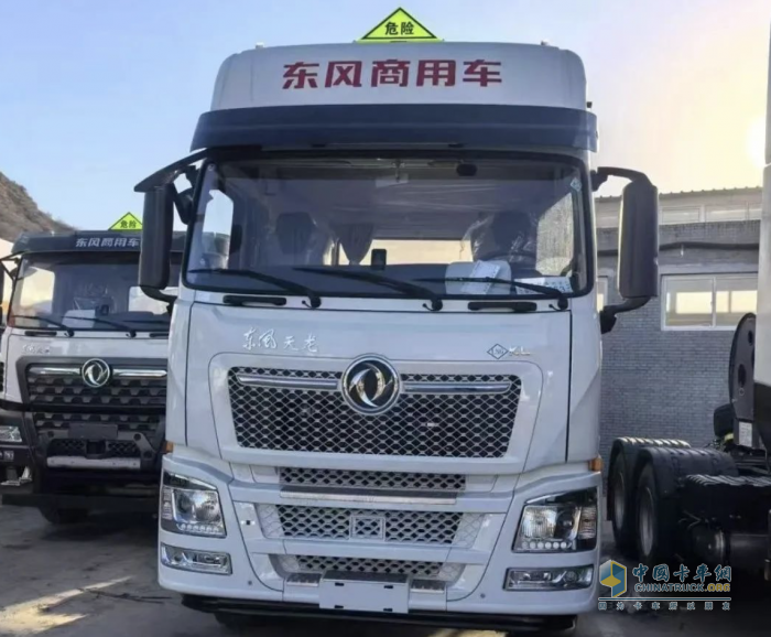 陜西?；π聦櫍?1臺龍擎燃氣牽引車“駕到”！