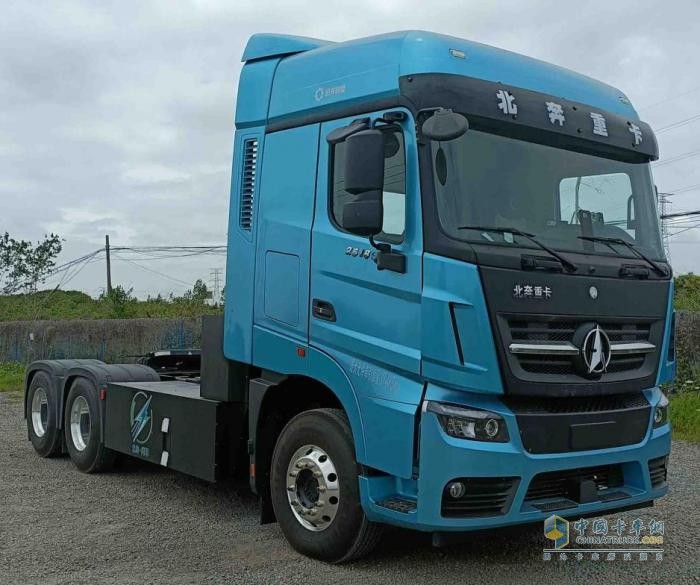 康明斯推16L氣體機 青山定制車亮相 397批次公告牽引車看點一覽