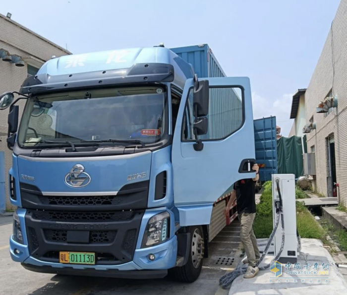 高效省錢 服務(wù)無憂！劉先生與乘龍H5純電大單橋共赴創(chuàng)富新篇