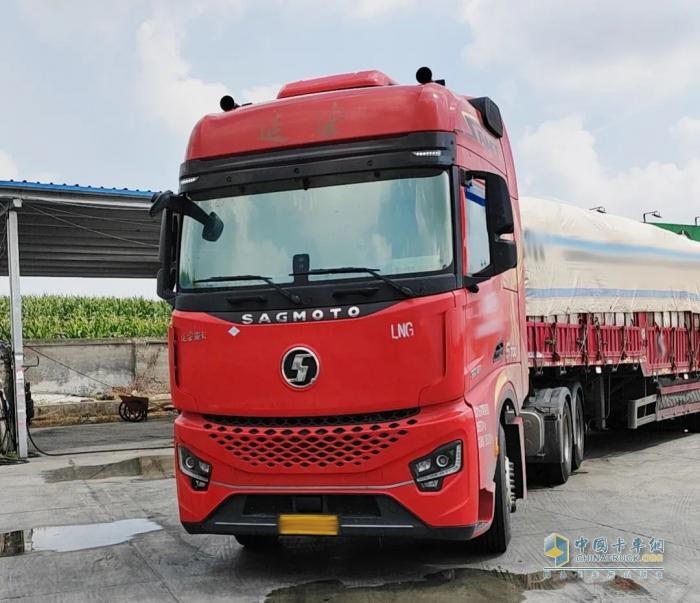 惠老板找到長(zhǎng)途快車道！延安S700+康明斯15N天然氣發(fā)動(dòng)機(jī)送綠通上“鮮”速