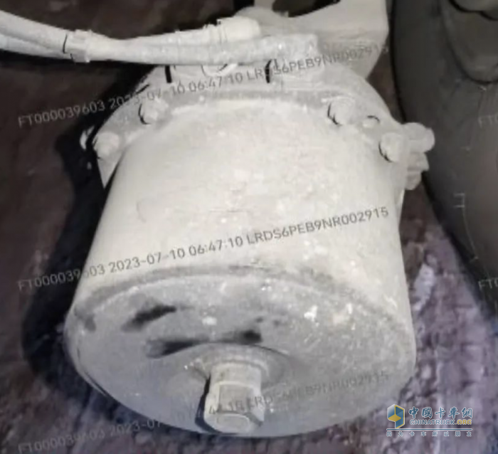 青藏雨夜救援，歐曼人不懼艱險！