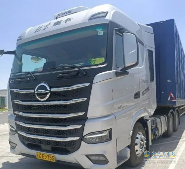 西北長途運輸老李:"酷暑之中有真情，為北京重卡又快又好的服務(wù)點贊!"