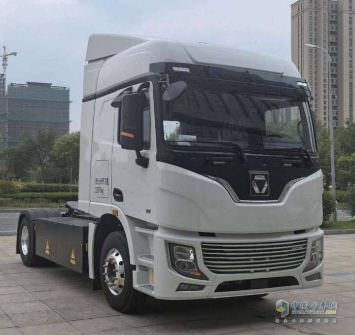 康明斯推16L氣體機 青山定制車亮相 397批次公告牽引車看點一覽