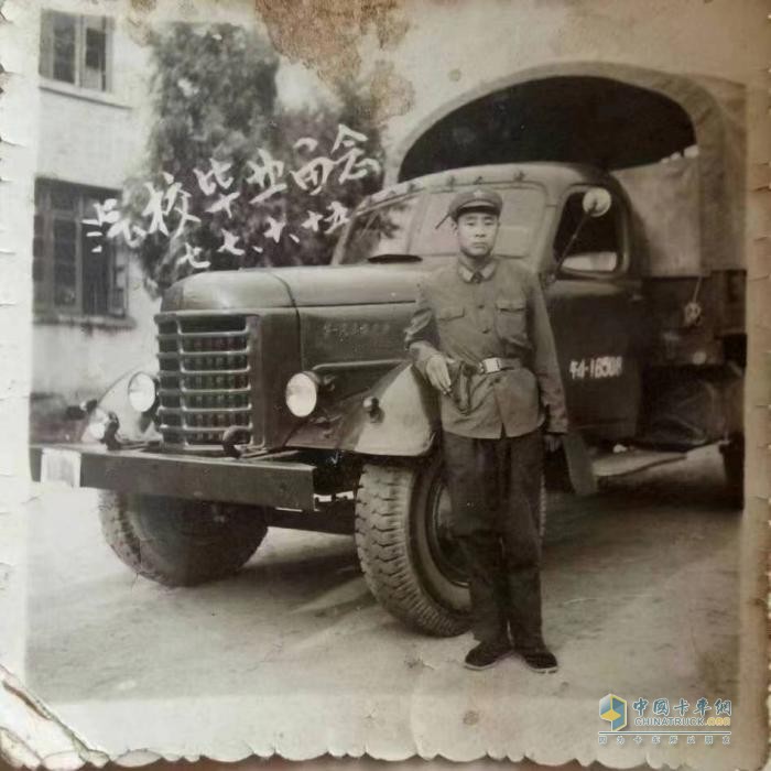 “老爺車(chē)天鷹”:修復(fù)老解放卡車(chē) 續(xù)寫(xiě)解放情懷