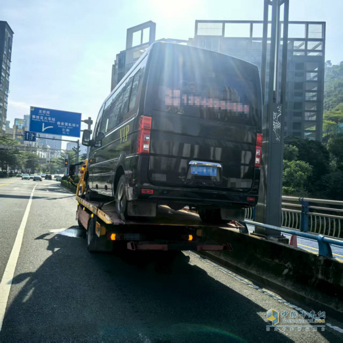 清障救援“不考慮其他車”！羅老板只認陜汽+康明斯