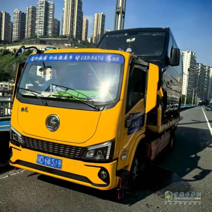 清障救援“不考慮其他車”！羅老板只認陜汽+康明斯