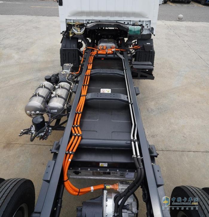 續(xù)航450公里還支持快充 城配首選乘龍翼威2純電輕卡