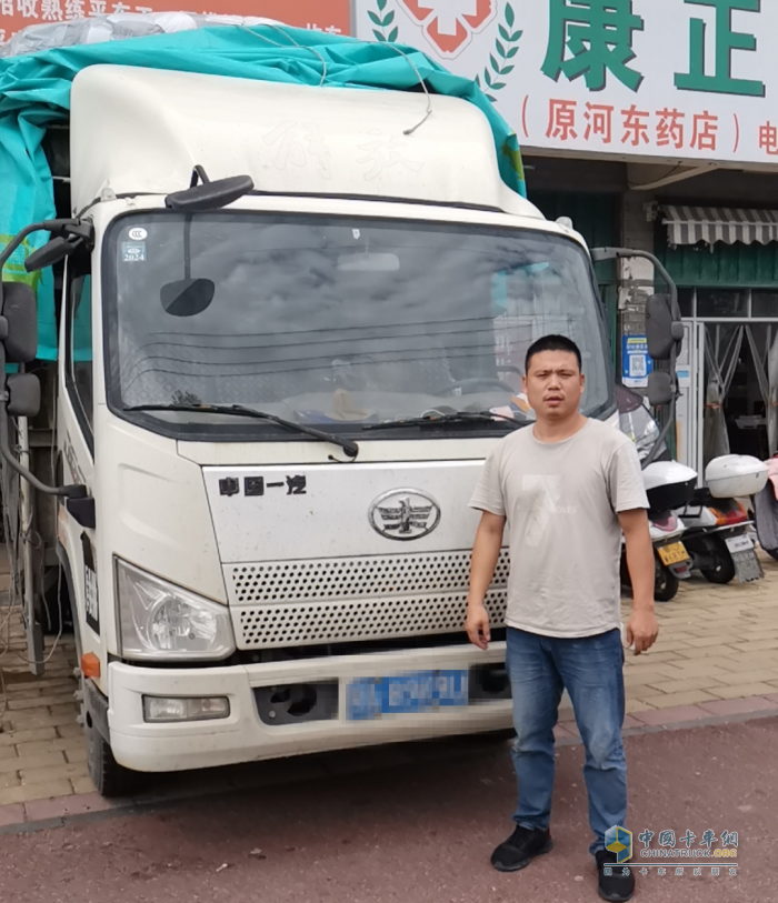 一年油費能省8千！鄧大慶：買車我就認準解放輕卡