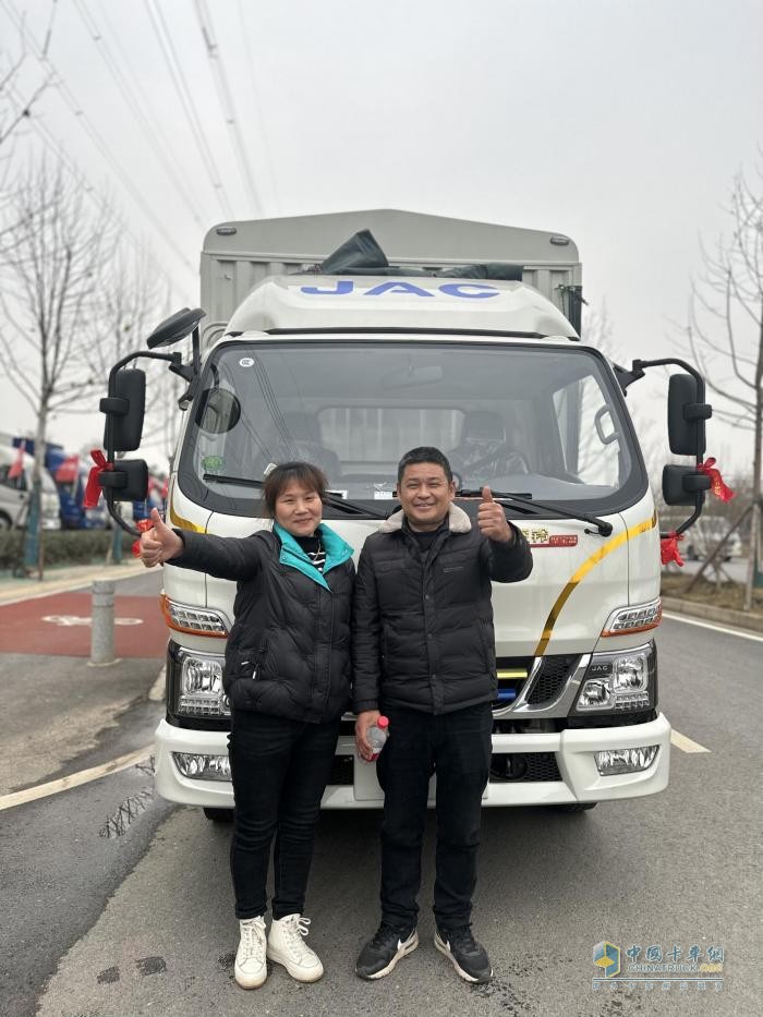 從純電換到混動(dòng) 長沙楊師傅夫婦這么評(píng)價(jià)“混動(dòng)1號(hào)”駿鈴聚寶盆！