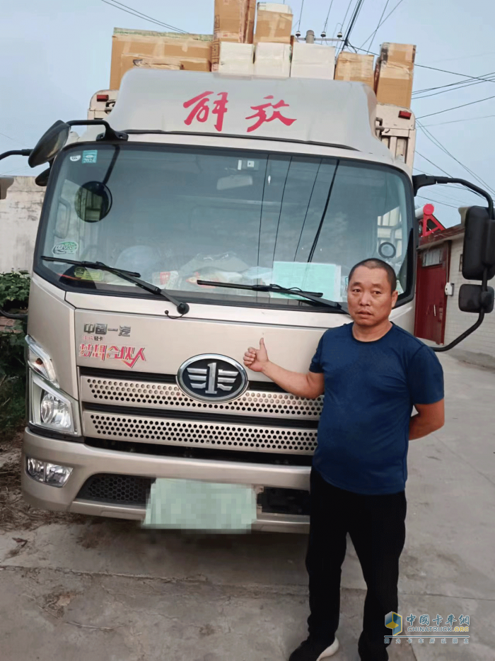 駕齡20年，經歷行業(yè)繁榮與低迷，他仍“獨愛”解放輕卡！