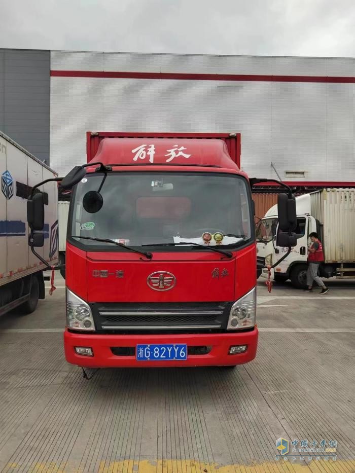 一年來多次批量復購解放輕卡，這家杭州物流公司看中了啥？   