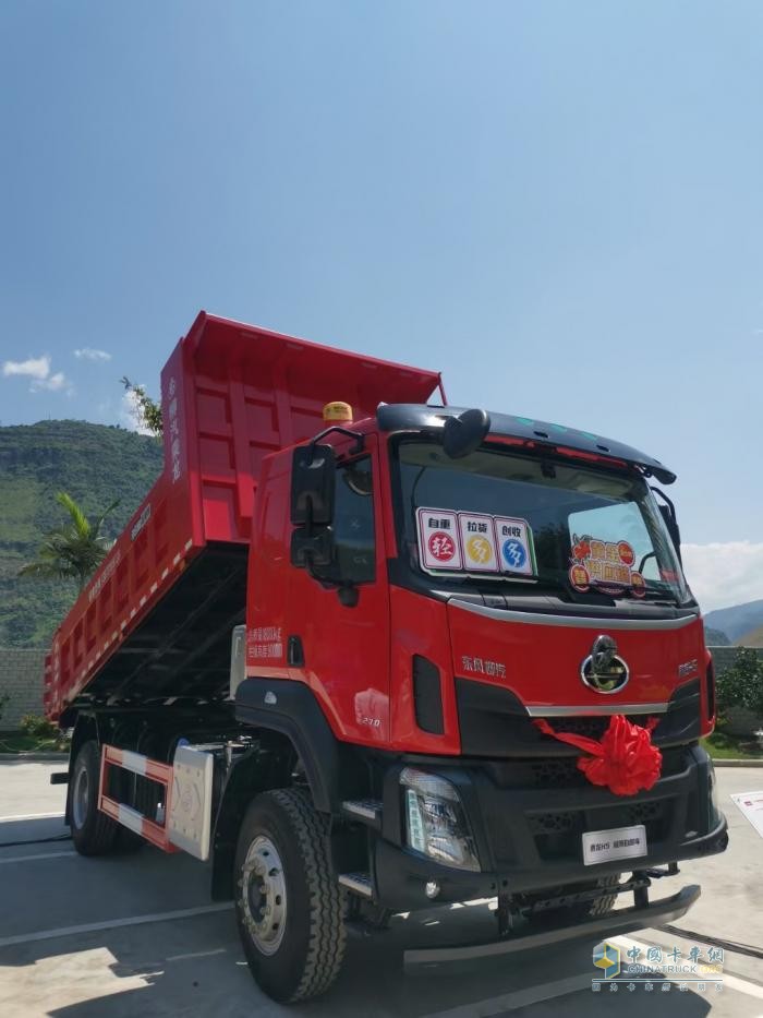 2024款乘龍極限自卸涼山首秀 礦區(qū)基建運(yùn)輸展現(xiàn)非凡實(shí)力