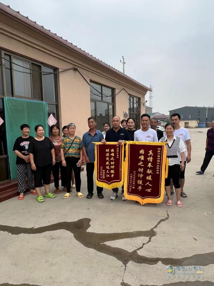 天災(zāi)無情人有情，東風(fēng)途逸李師傅、樊先生挺身而出助力抗洪救災(zāi)