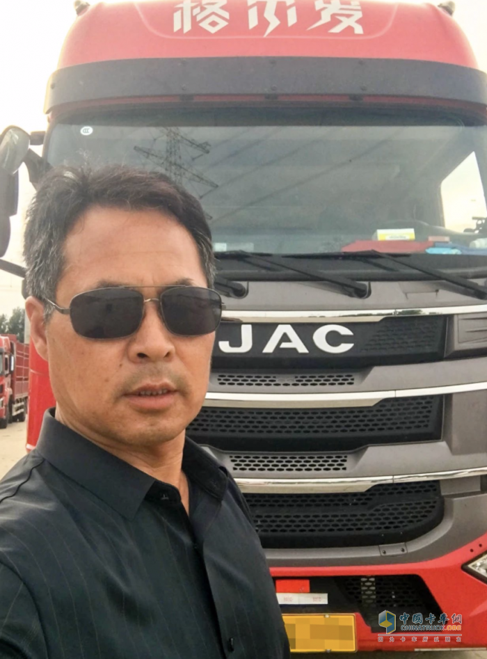 江淮重卡性能品質(zhì)冠軍挑戰(zhàn)賽收官 月冠軍月行3萬5千公里，油耗13余升！