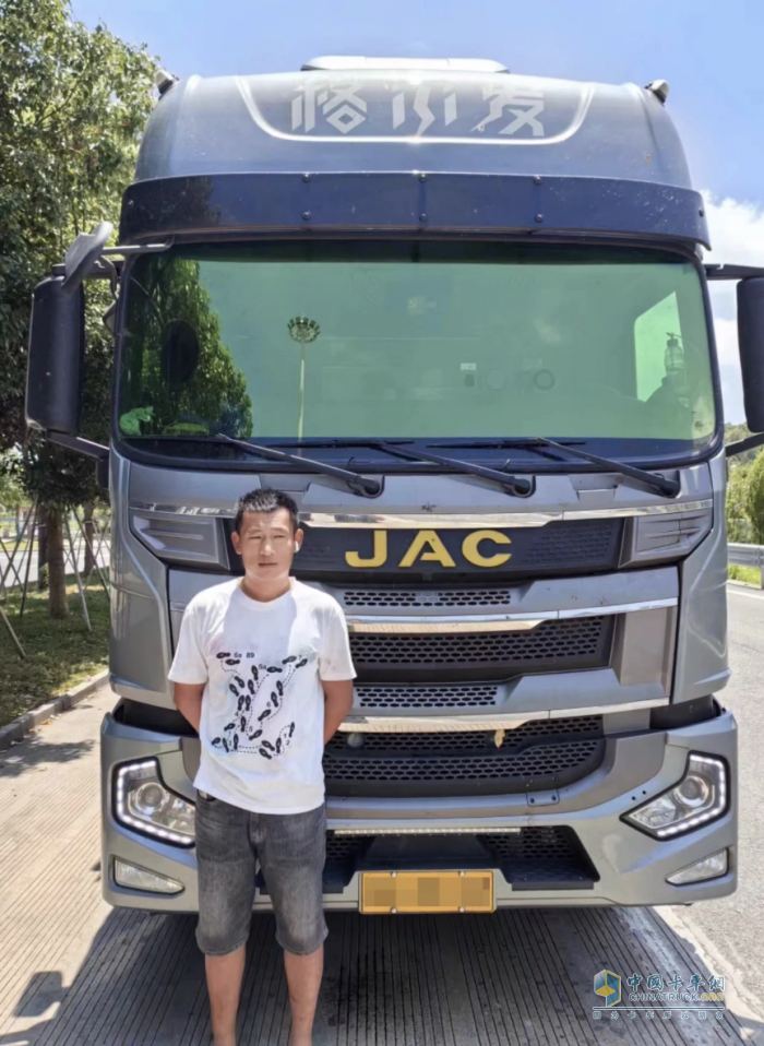 江淮重卡性能品質(zhì)冠軍挑戰(zhàn)賽收官 月冠軍月行3萬5千公里，油耗13余升！