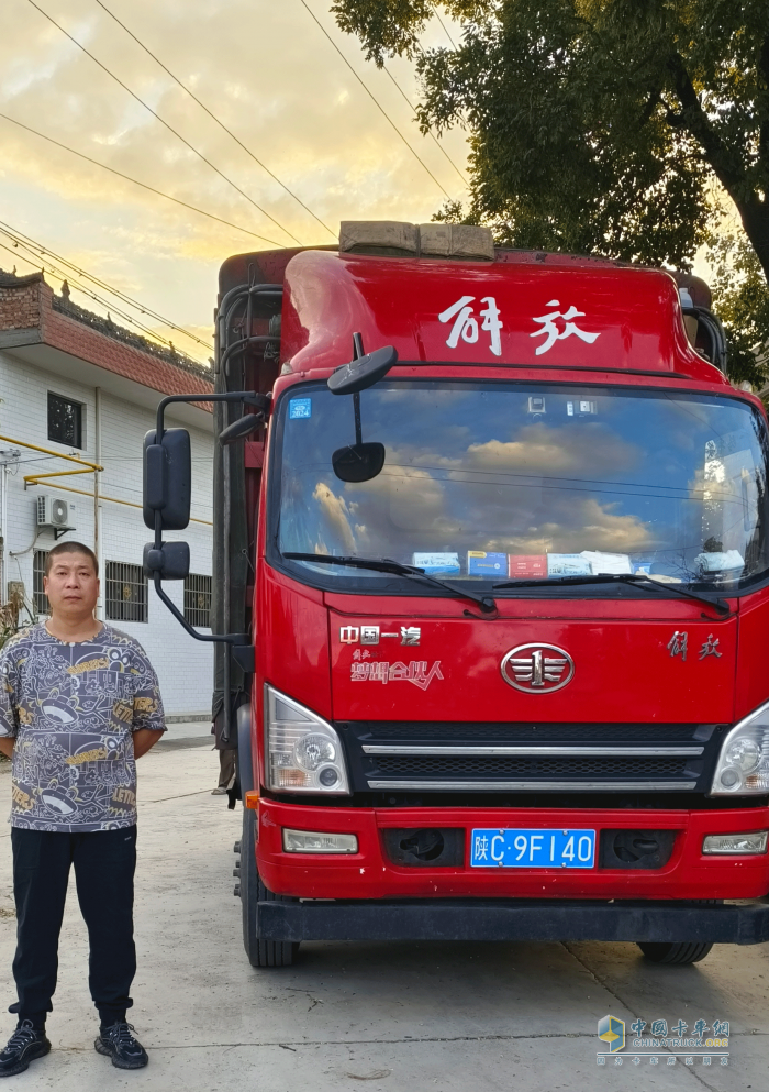 走最難最險的路！他與解放虎VH在“掛壁公路”上盤旋