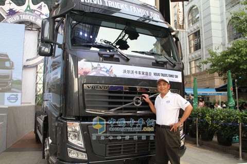 濟(jì)鋼國際物流有限公司貨運(yùn)五隊(duì)的張紀(jì)成師傅