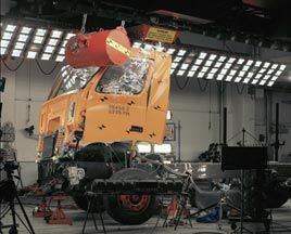 沃爾沃卡車經(jīng)歷最嚴(yán)苛的安全測試 碰撞實(shí)驗(yàn)已有50年