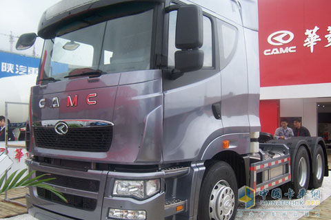 華菱6*4牽引車(chē)