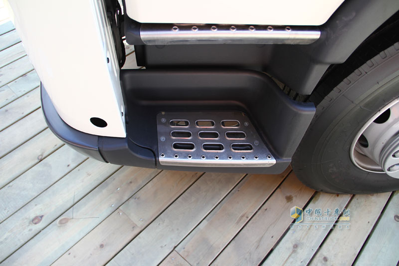 [上海車(chē)展]沃爾沃卡車(chē)集團(tuán)參展 聲勢(shì)浩大