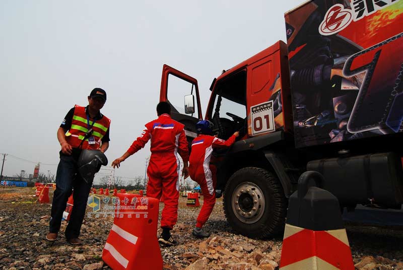 東風柳汽乘龍汽車杯首屆全國中卡極限挑戰(zhàn)賽--蘇州站現(xiàn)場