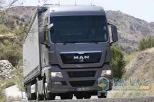 德國曼 TGX系列重卡 440馬力 6×4 牽引車