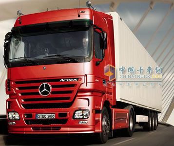 奔馳 Actros重卡 408馬力 6×4 牽引車(型號2641)