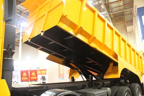 中國重汽420馬力 歐5 HOWO A7 8*4 自卸車