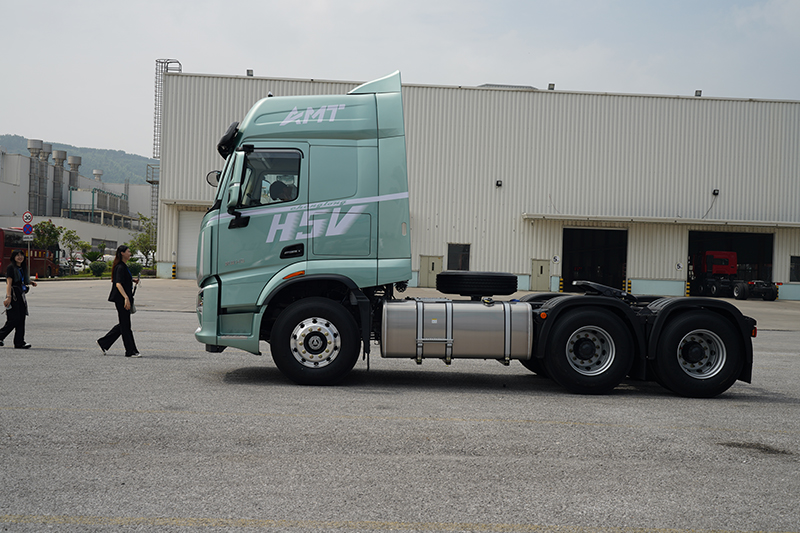 東風(fēng)柳汽乘龍 H5V 460馬力 6x4 輕量化牽引車