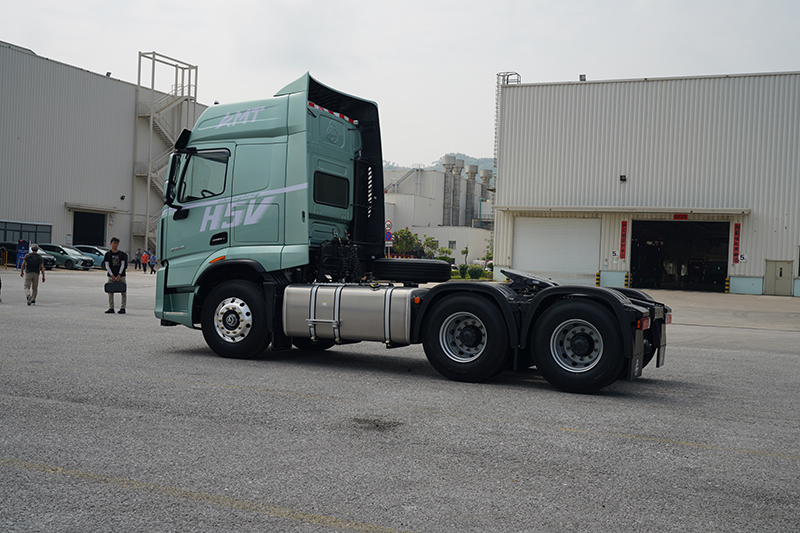 東風(fēng)柳汽乘龍 H5V 460馬力 6x4 輕量化牽引車