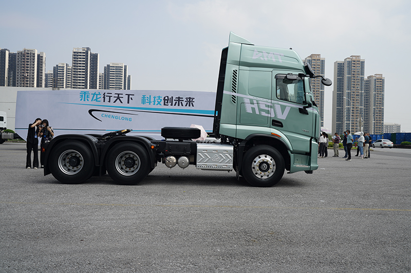 東風(fēng)柳汽乘龍 H5V 460馬力 6x4 輕量化牽引車