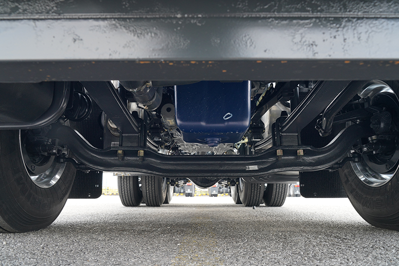 東風(fēng)柳汽乘龍 H5V 460馬力 6x4 輕量化牽引車