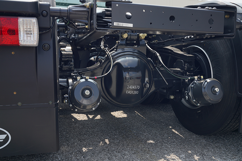 東風(fēng)柳汽乘龍 H5V 460馬力 6x4 輕量化牽引車