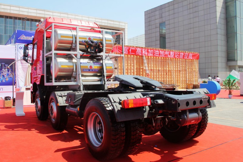 北奔 V3M重卡 336馬力 6X2 國五LNG牽引車(ND4240L27J7Z01)