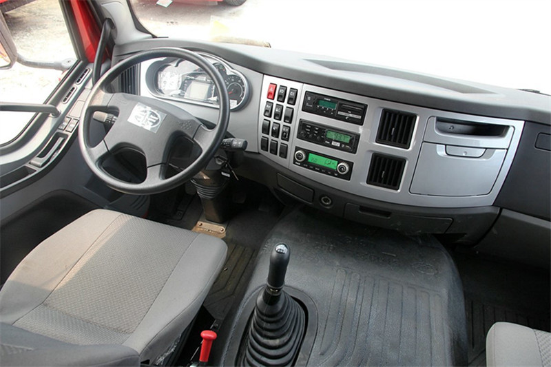 一汽解放 J6M重卡 標載版 350馬力 4X2 國五危化品牽引車(CA4180P63K1E5Z)