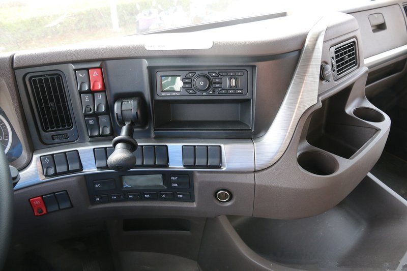 東風(fēng)柳汽 乘龍H7重卡 500馬力 6X4 國(guó)五牽引車(chē)(LZ4253H7DB)