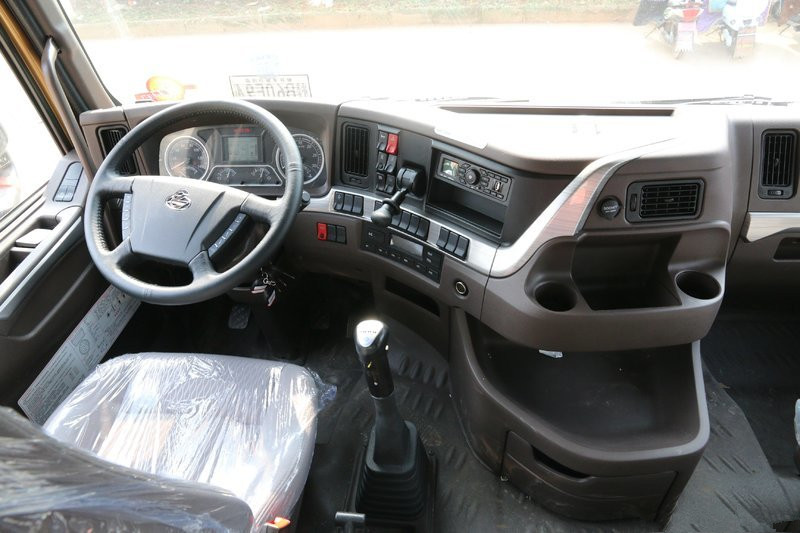 東風(fēng)柳汽 乘龍H7重卡 500馬力 6X4 國(guó)五牽引車(chē)(LZ4253H7DB)