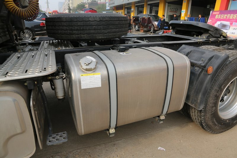 東風(fēng)柳汽 乘龍H7重卡 500馬力 6X4 國(guó)五牽引車(chē)(LZ4253H7DB)