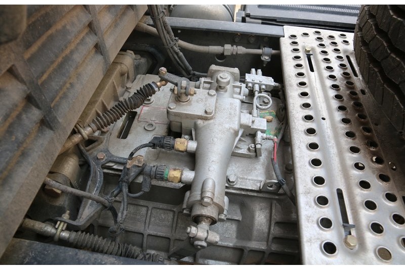 東風(fēng)柳汽 乘龍H7重卡 500馬力 6X4 國(guó)五牽引車(chē)(LZ4253H7DB)