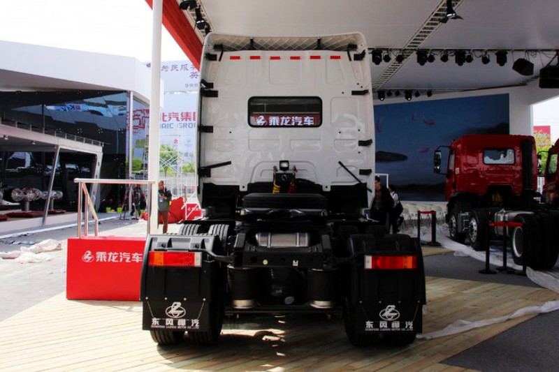 東風柳汽 乘龍T7重卡 520馬力 6X4 國五牽引車(LZ4251T7DB)