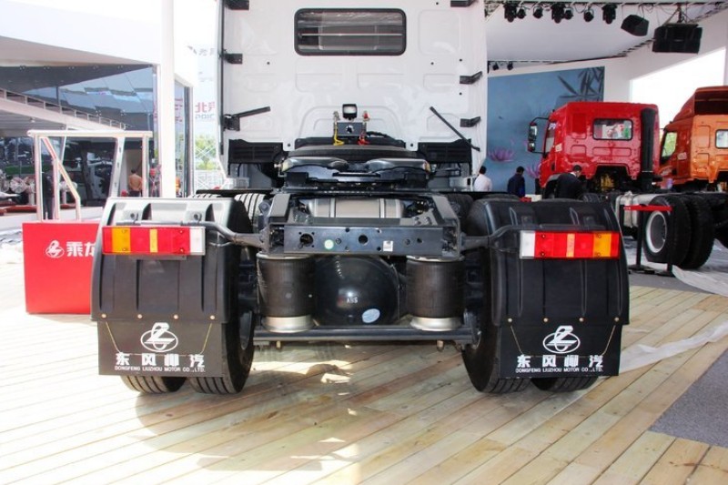 東風柳汽 乘龍T7重卡 520馬力 6X4 國五牽引車(LZ4251T7DB)