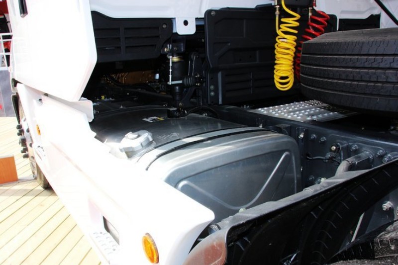 東風柳汽 乘龍T7重卡 520馬力 6X4 國五牽引車(LZ4251T7DB)