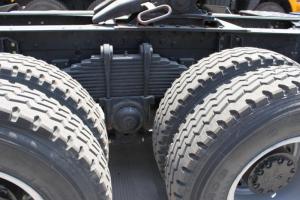 華菱重卡 410馬力 6X4 LNG 國(guó)五牽引車(HN4250NGX38C9M5)