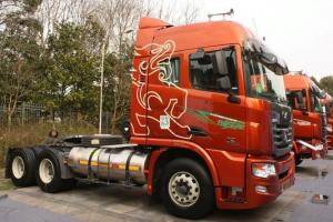 聯(lián)合卡車 U400重卡 2015款 K金版 400馬力 6X4 國四 LNG牽引車(SQR4252N6ZT4)