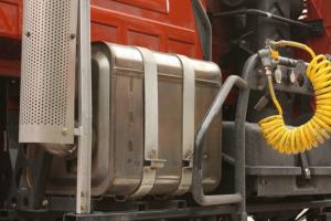 聯(lián)合卡車 U400重卡 2015款 K金版 400馬力 6X4 國四 LNG牽引車(SQR4252N6ZT4)