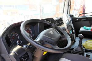 聯(lián)合卡車U340 340馬力 6X4 5.6米LNG 國五 自卸車(SQR3252N6T4)