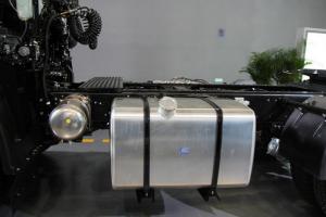 慶鈴 VC46重卡 350馬力 6X4 國四 牽引車(QL4250UKCZ)