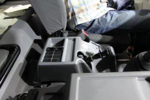 慶鈴 VC46重卡 350馬力 4X2 國四 牽引車(QL4180UJCR)